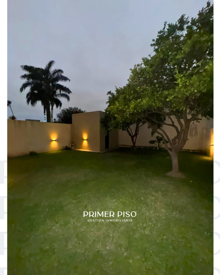 Casa cerca de la costanera