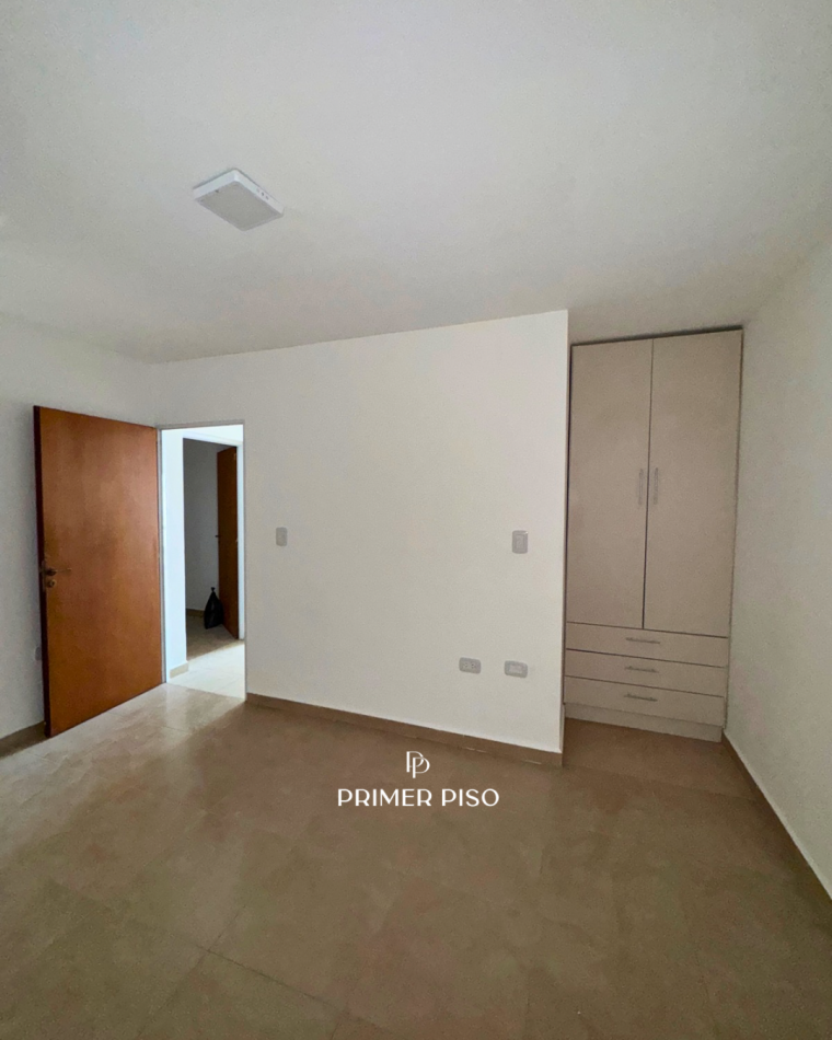 Se Alquila / Departamento
