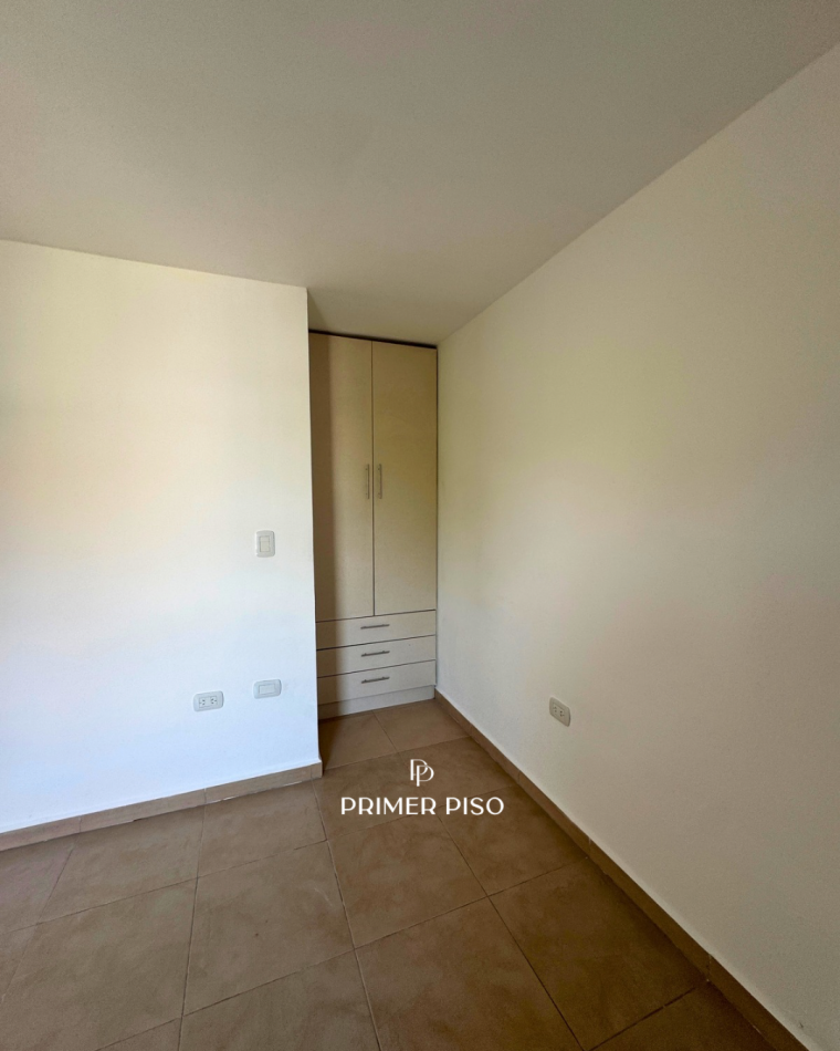 Se Alquila / Departamento