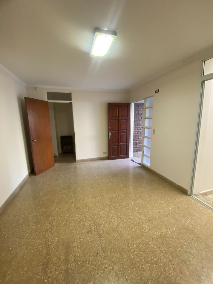 VENTA / CASA / BARRIO GENERAL PAZ - EX PARQUE