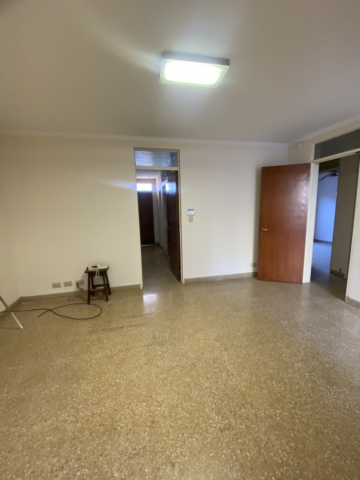 VENTA / CASA / BARRIO GENERAL PAZ - EX PARQUE