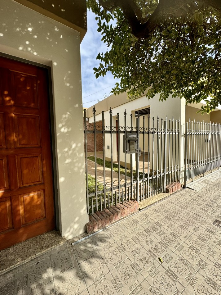 VENTA / CASA / BARRIO GENERAL PAZ - EX PARQUE
