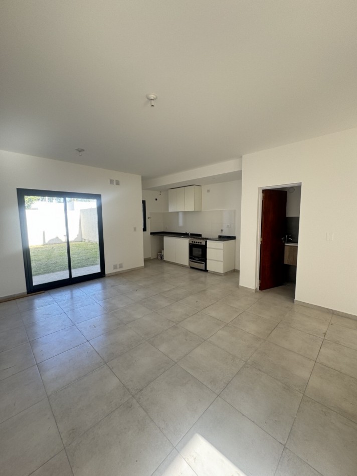 Se vende duplex - Barrio Bello Horizonte