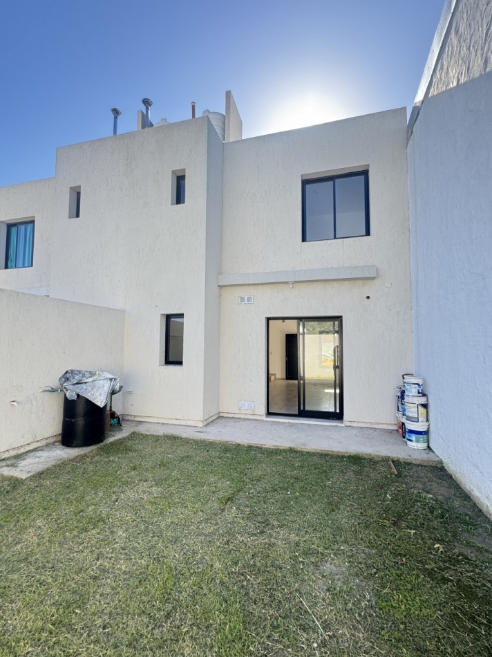 Se vende duplex - Barrio Bello Horizonte