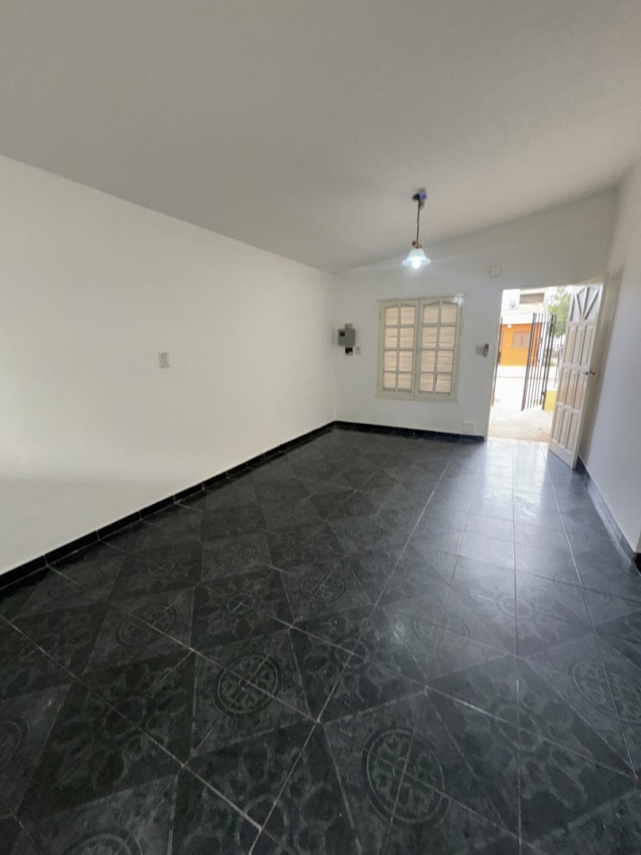 ALQUILER / CASA / BARRIO LAS ACACIAS