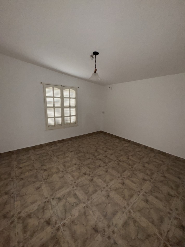 ALQUILER / CASA / BARRIO LAS ACACIAS