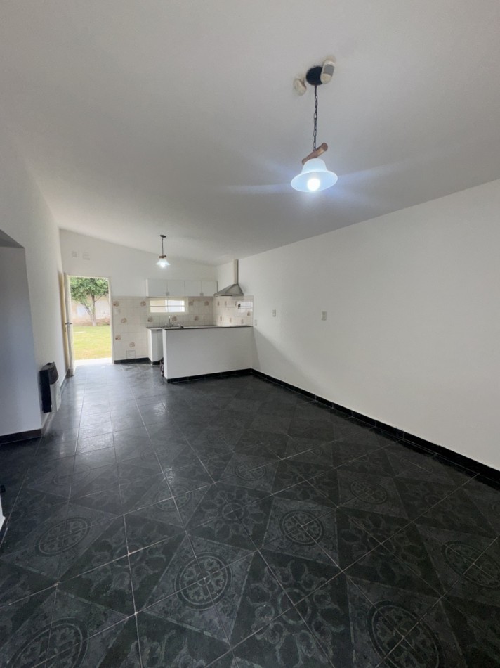 ALQUILER / CASA / BARRIO LAS ACACIAS