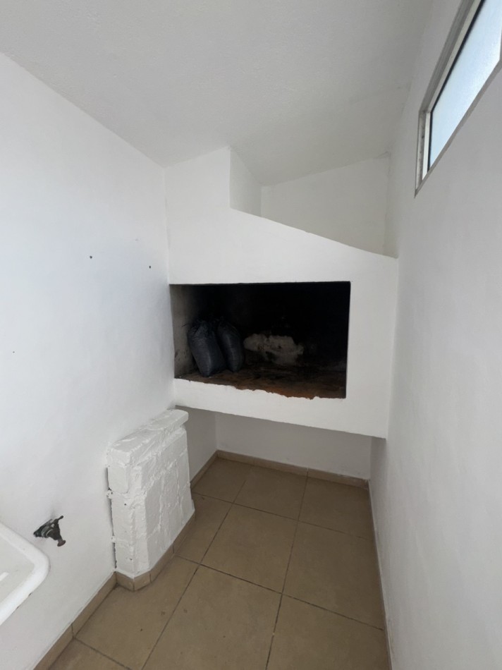 ALQUILER / CASA / BARRIO LAS ACACIAS