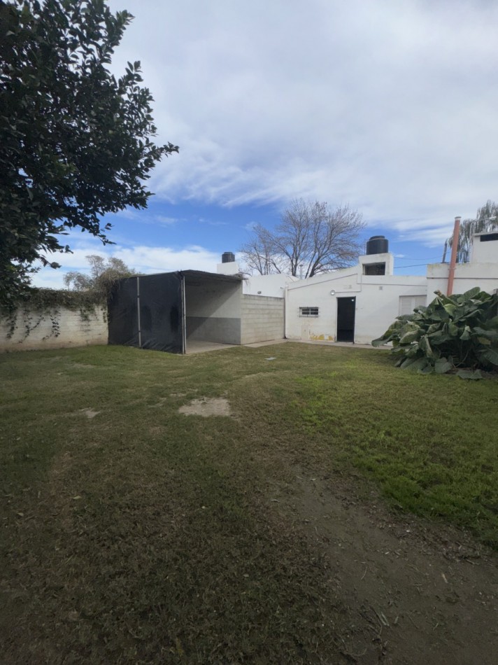 ALQUILER / CASA / BARRIO LAS ACACIAS