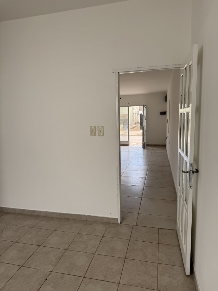 ALQUILER / LOCAL COMERCIAL / BARRIO LAS ACACIAS