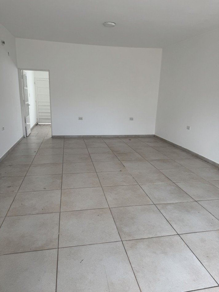 ALQUILER / LOCAL COMERCIAL / BARRIO LAS ACACIAS