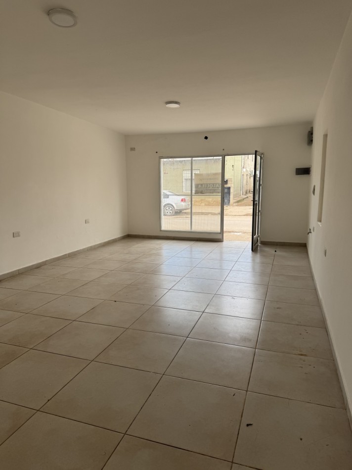 ALQUILER / LOCAL COMERCIAL / BARRIO LAS ACACIAS