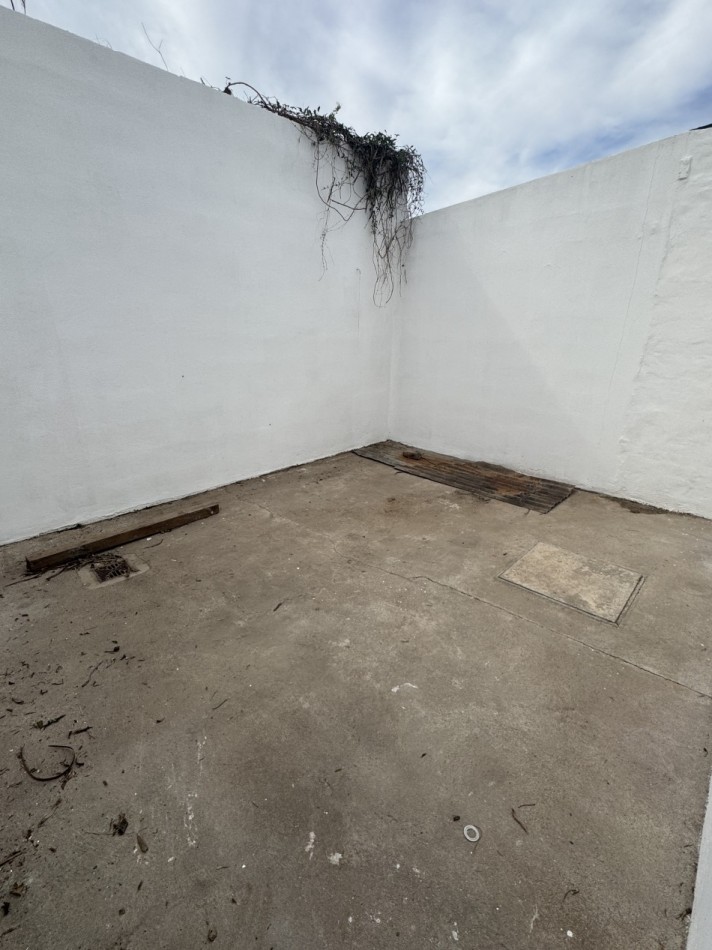 ALQUILER / LOCAL COMERCIAL / BARRIO LAS ACACIAS