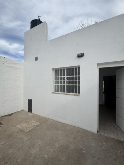 ALQUILER / LOCAL COMERCIAL / BARRIO LAS ACACIAS
