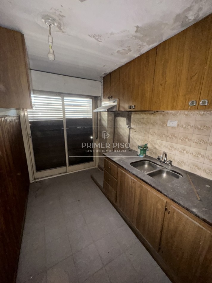 LOCAL COMERCIAL + DEPTO EN PLANTA ALTA