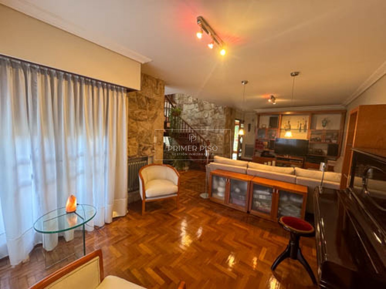 VENTA / HERMOSA CASA ZONA COSTANERA