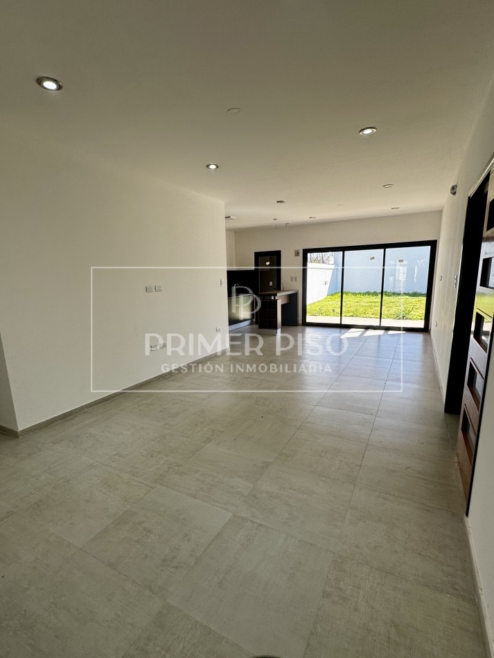 VENTA | CASA / BARRIO JARDINES DEL GOLF