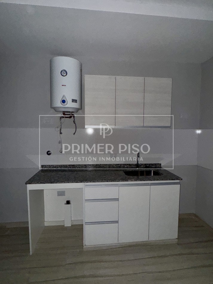 VENTA / DEPTO 2 DORMITORIOS / BARRIO CENTRO