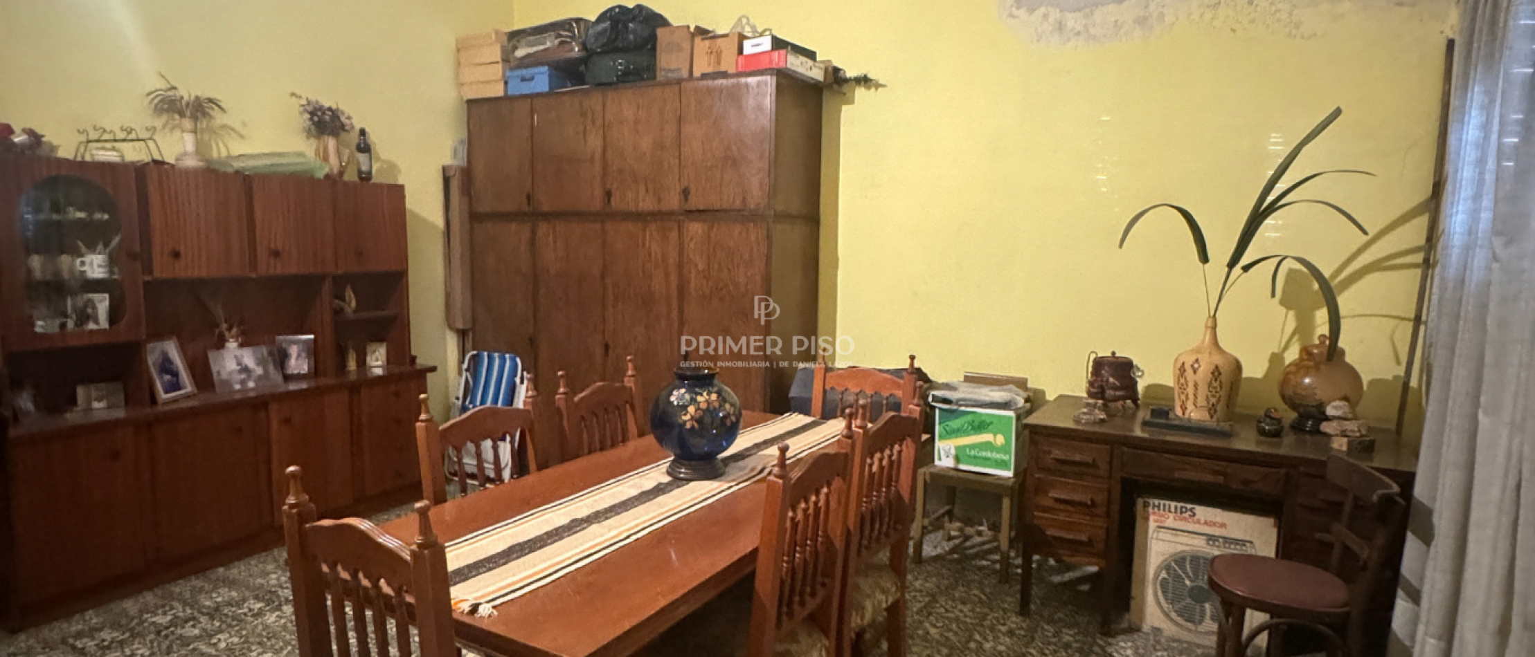 Casa con departamento trasero