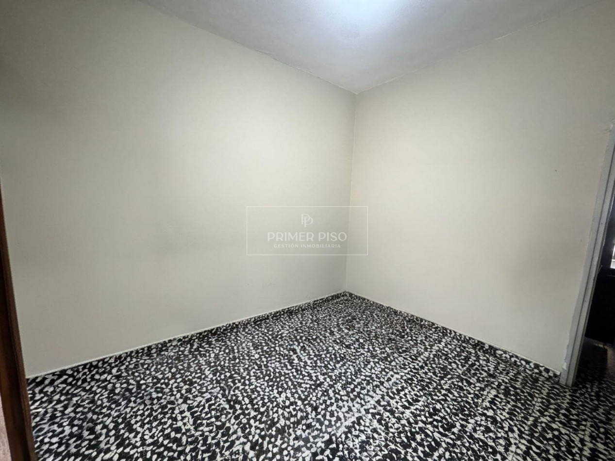 SE VENDE CASA / BARRIO ALMIRANTE BROWN