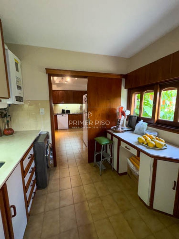 VENTA / HERMOSA CASA ZONA COSTANERA