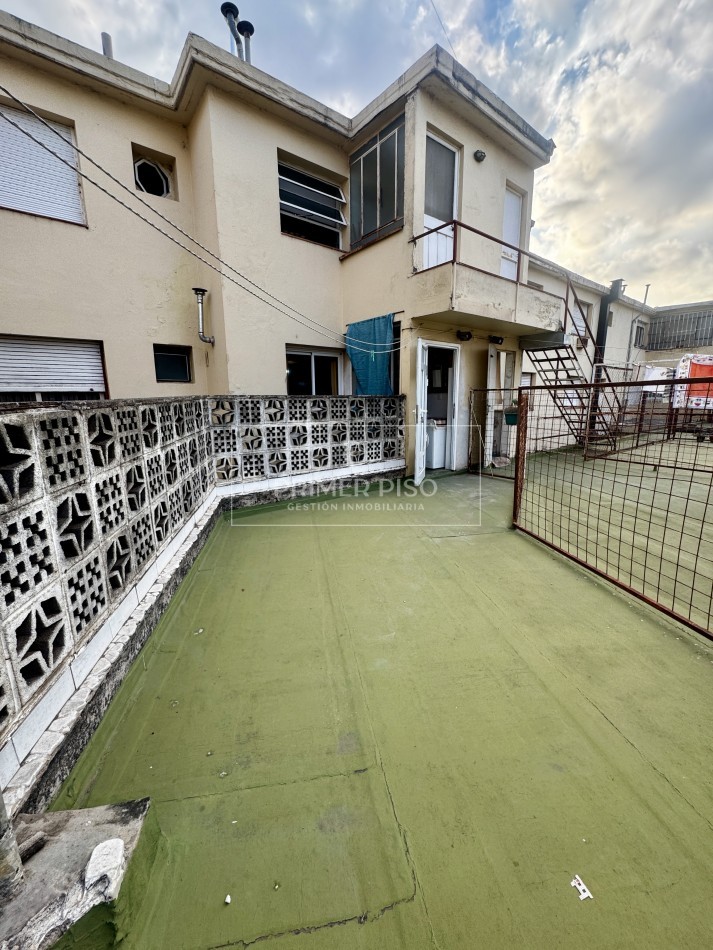 VENTA / DEPTO 2 DORMITORIOS / BARRIO LAMADRID