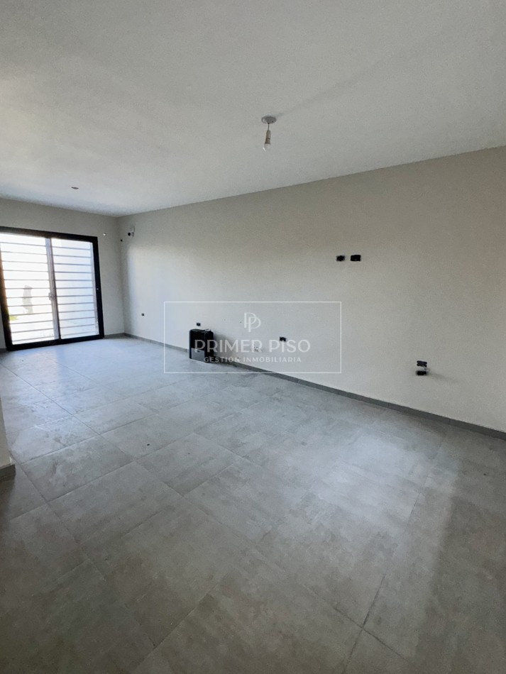 VENTA / DUPLEX / SOLARES DEL NORTE