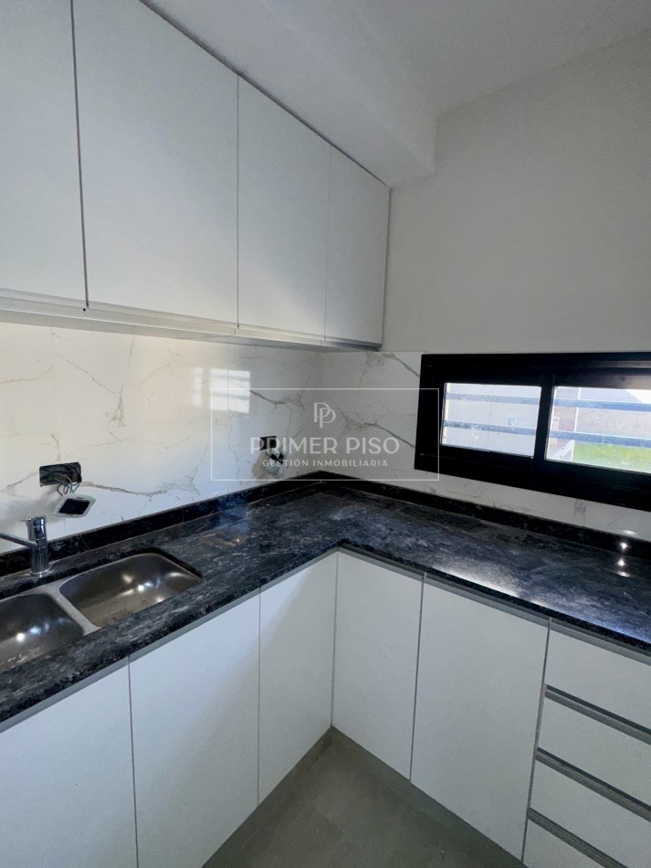 VENTA / DUPLEX / SOLARES DEL NORTE