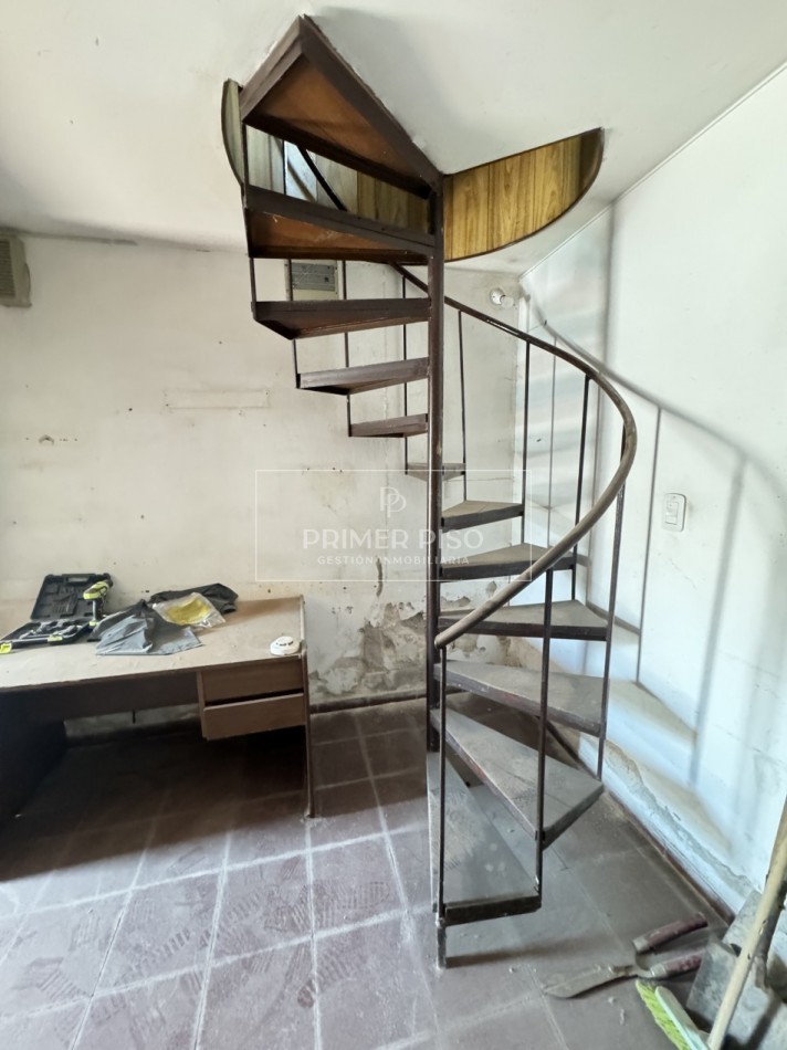 LOCAL COMERCIAL + DEPTO EN PLANTA ALTA