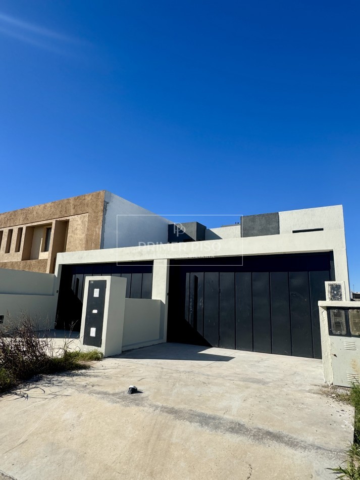 VENTA / DUPLEX / SOLARES DEL NORTE