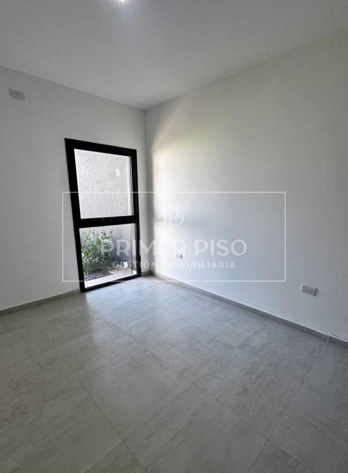 VENTA | CASA / BARRIO JARDINES DEL GOLF