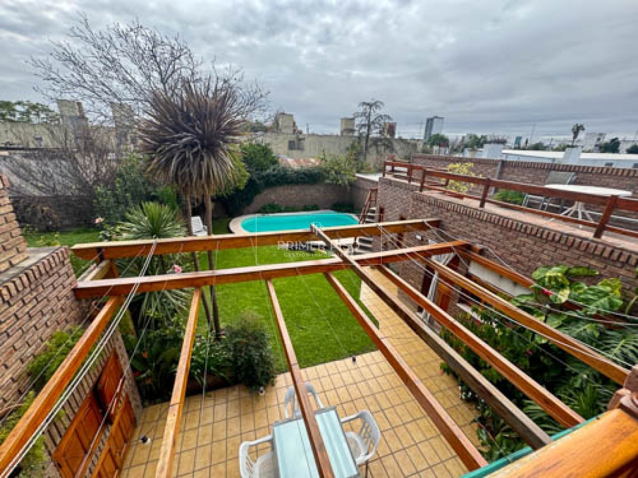 VENTA / HERMOSA CASA ZONA COSTANERA
