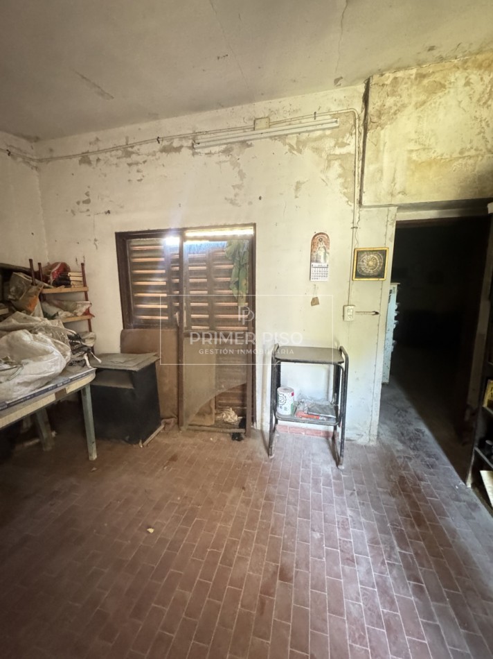 VENTA / CASA REFACCION / BARRIO LAMADRID