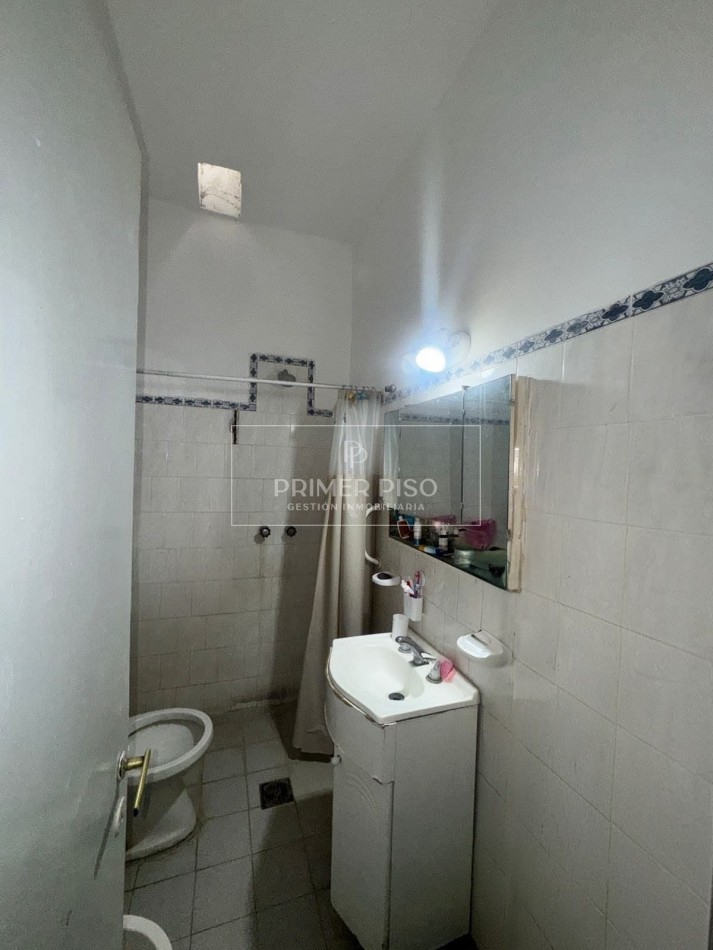 SE VENDE CASA / BARRIO ALMIRANTE BROWN