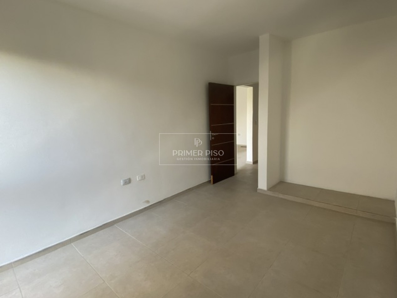 VENTA / CASA / VILLA ALBERTINA