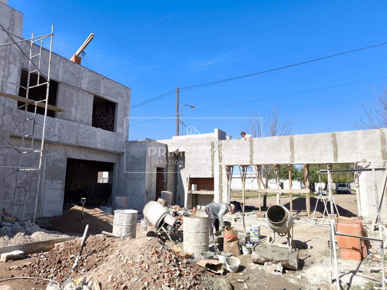 PRE VENTA / CASA / BARRIO COSTA DE ORO - VILLA NUEVA