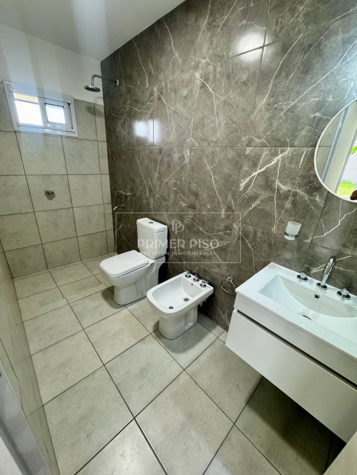 SE VENDE / CASA / BARRIO VILLA ALBERTINA