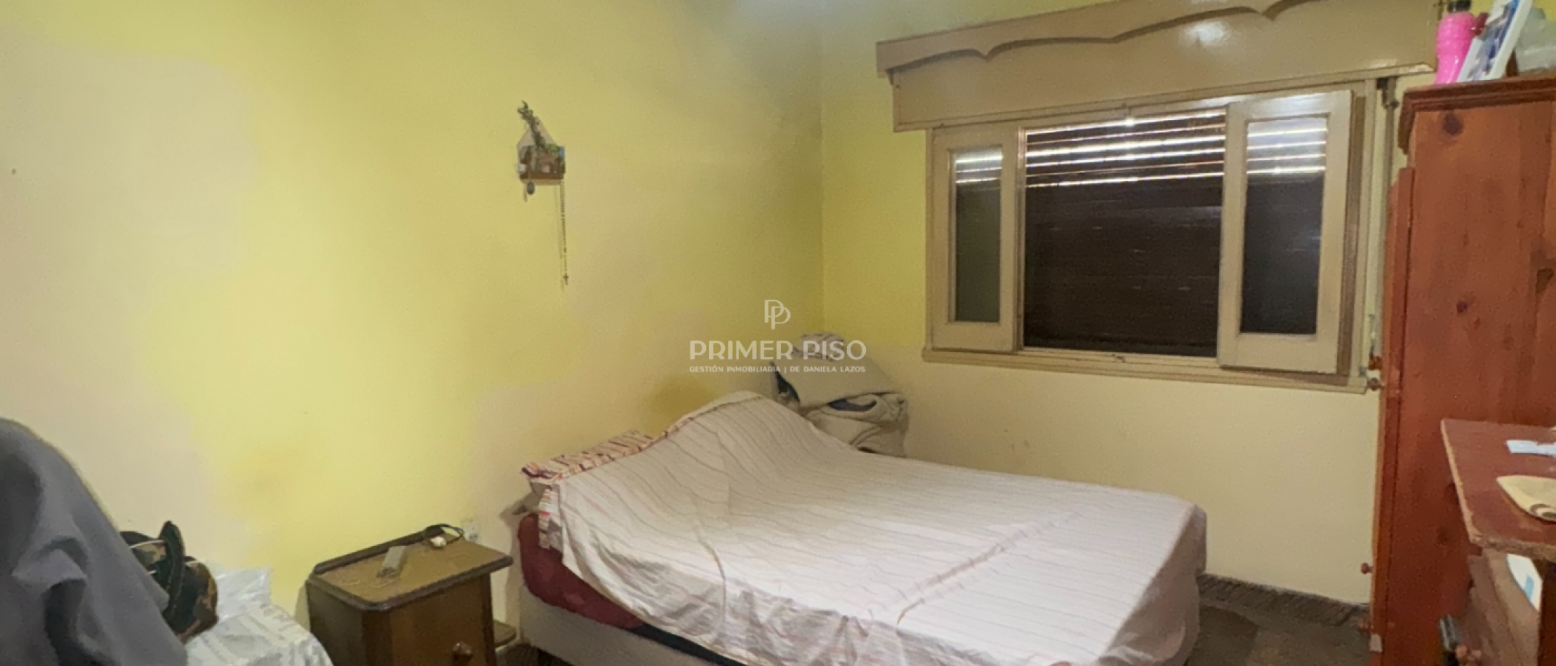 Casa con departamento trasero