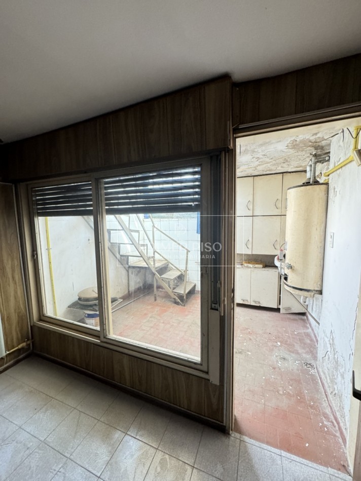 LOCAL COMERCIAL + DEPTO EN PLANTA ALTA