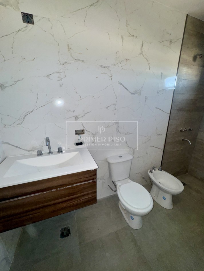 VENTA / DUPLEX / SOLARES DEL NORTE