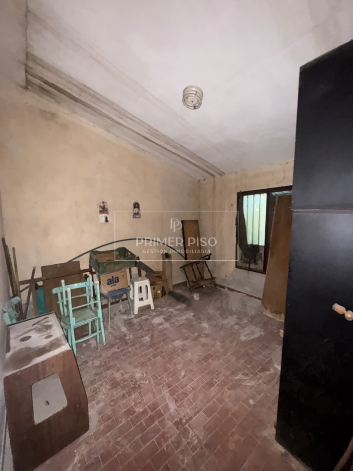 VENTA / CASA REFACCION / BARRIO LAMADRID