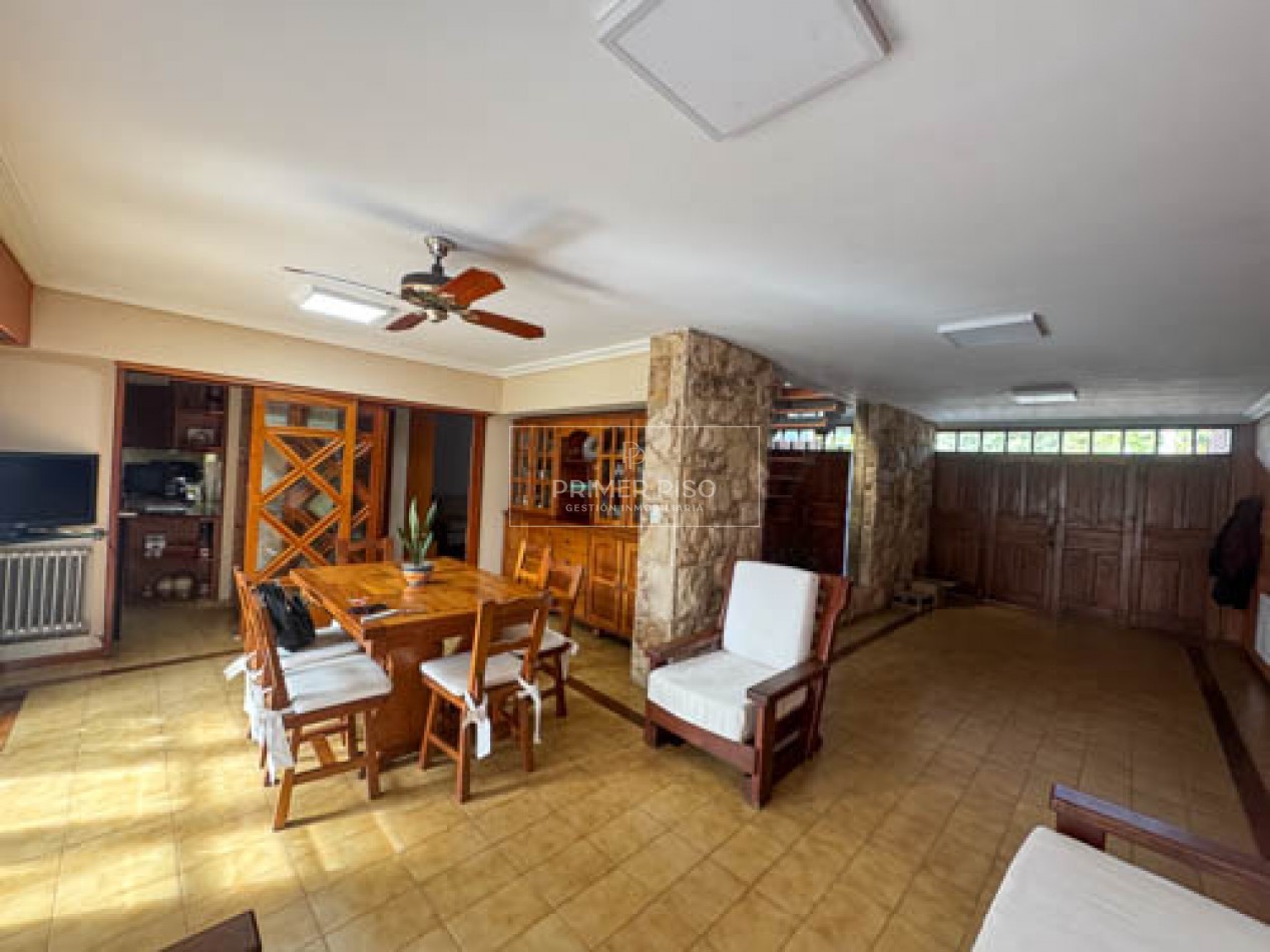 VENTA / HERMOSA CASA ZONA COSTANERA
