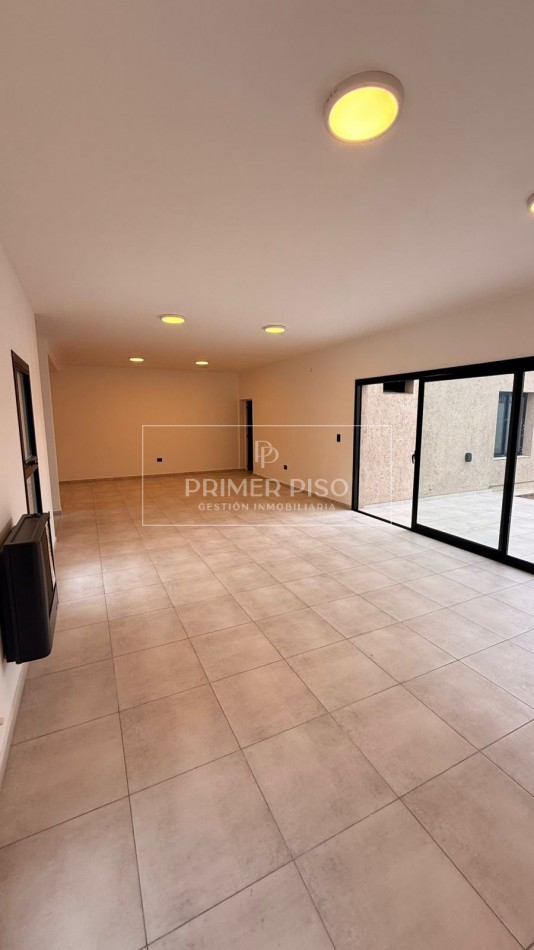 VENTA / CASA / BARRIO RAMON CARRILLO