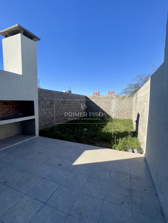 VENTA / DUPLEX / SOLARES DEL NORTE