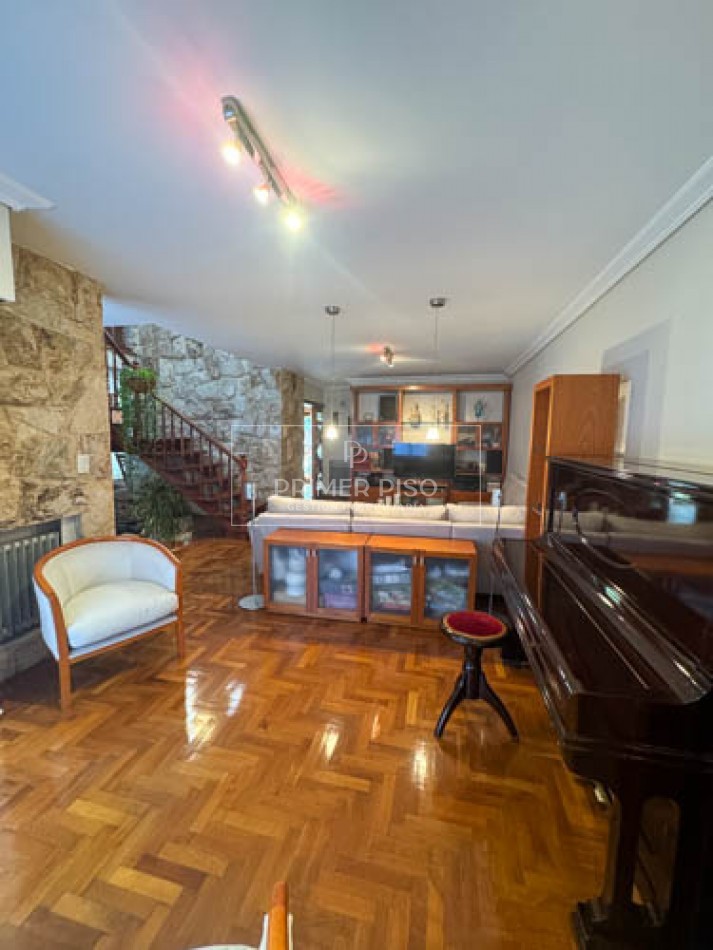 VENTA / HERMOSA CASA ZONA COSTANERA