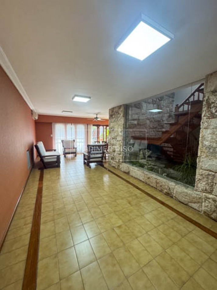 VENTA / HERMOSA CASA ZONA COSTANERA