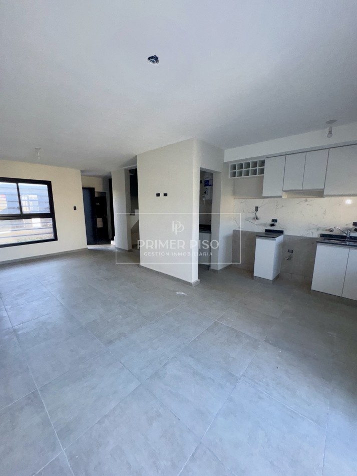 VENTA / DUPLEX / SOLARES DEL NORTE