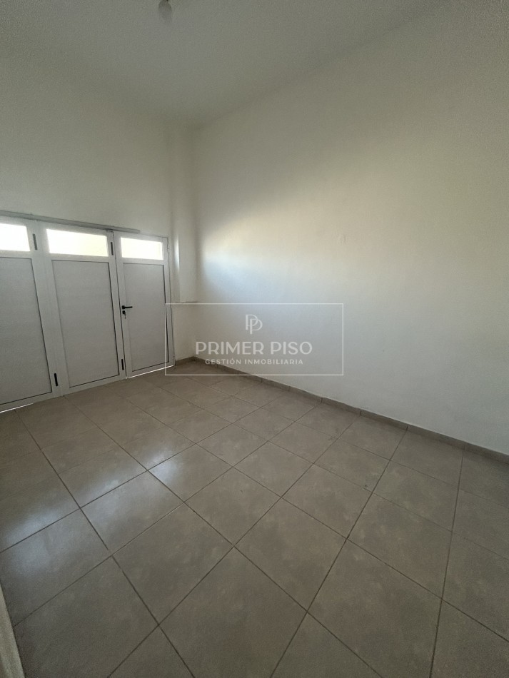 ALQUILER / CASA / BARRIO AMEGHINO