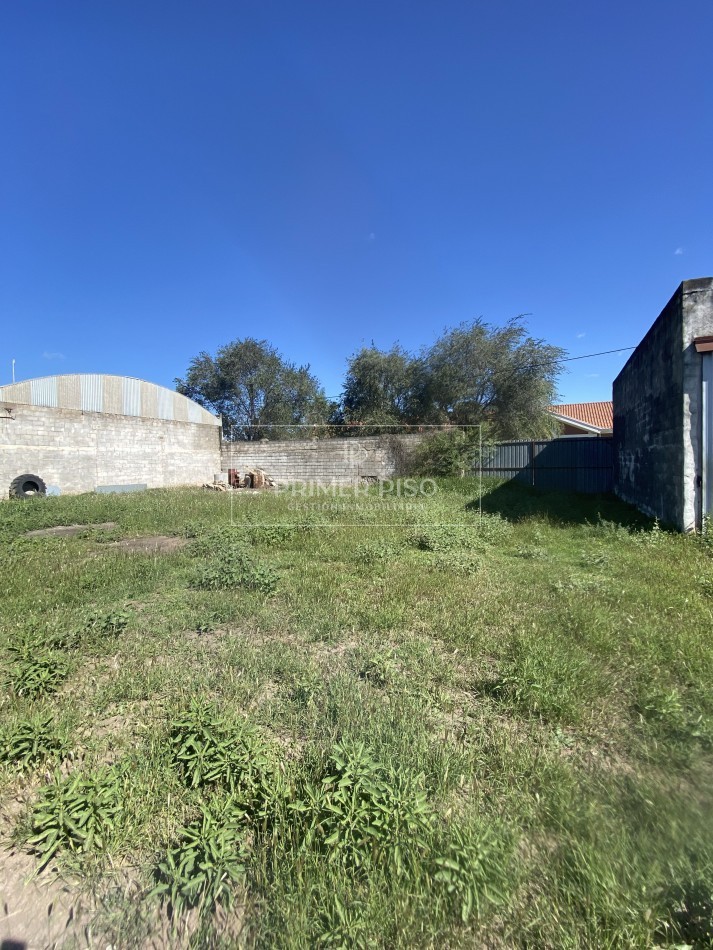 SE VENDE GALPON / ACCESO CALLE BUENOS AIRES // BARRIO NICOLAS AVELLANEDA