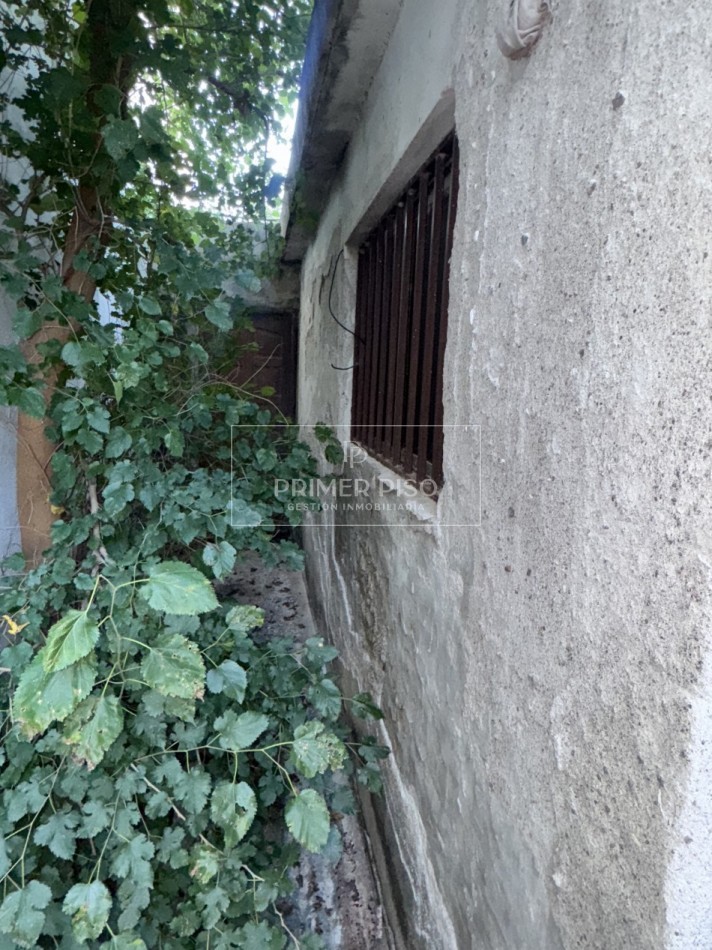 VENTA / CASA REFACCION / BARRIO LAMADRID